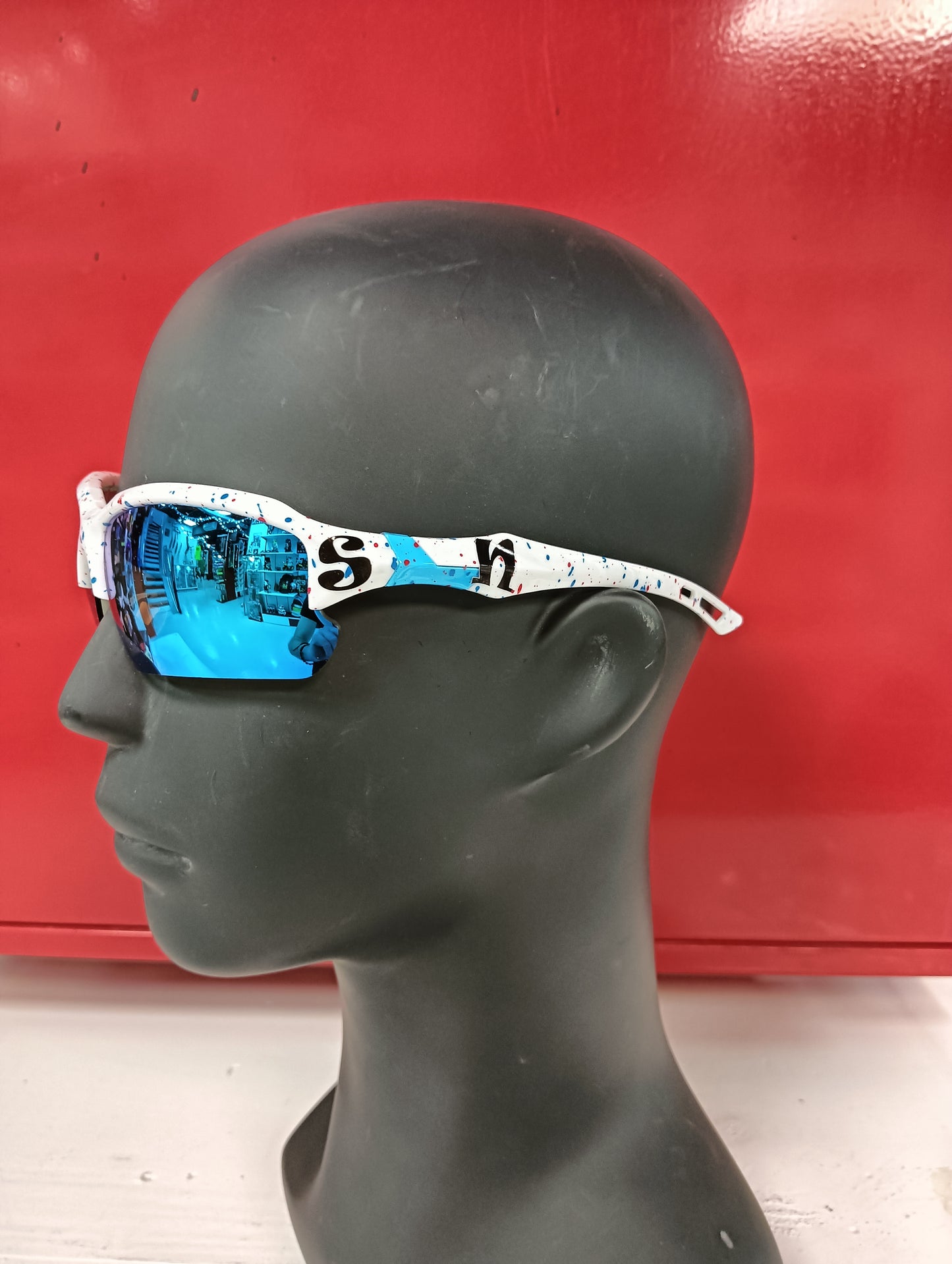 Gafas Spider water con un diseño muy aerodinamico